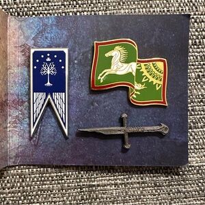 Lord of the rings 3piece pin set. Lootcrate Exclusive